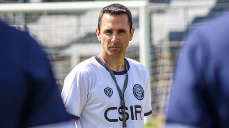 Los Andes | Ever Demaldé, director técnico de Independiente Rivadavia, hace su debut en la categoría. Ha generado muchas expectativas en el Parque. / CSIR
