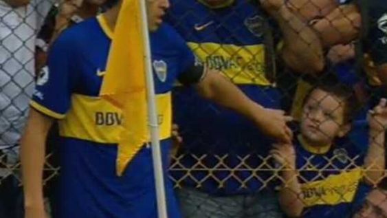¿Conocés al niño que Juan Román Riquelme busca a través de las redes sociales?