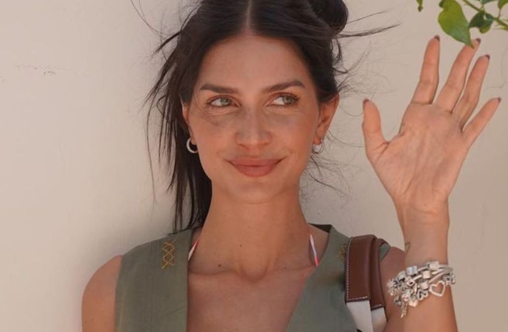 Zaira Nara mostró su microbikini saliendo del agua. / instagram