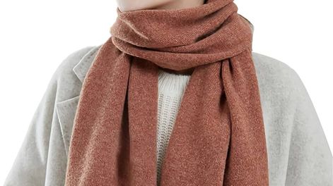 Murió la bufanda: el accesorio de moda que desterró al clásico de todos los inviernos