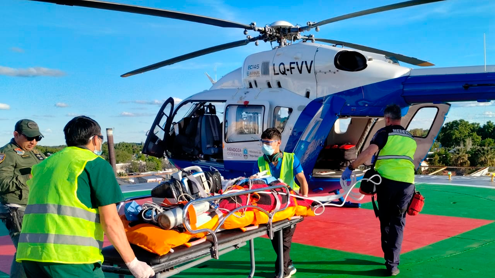 Trasladaron en helicóptero a una mujer de 71 años desde San Rafael al Hospital Central.