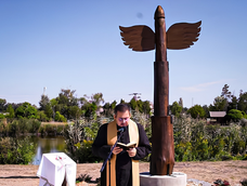 Así es la estatua de Devecser, en Hungría, que generó risas y polémica.&nbsp;