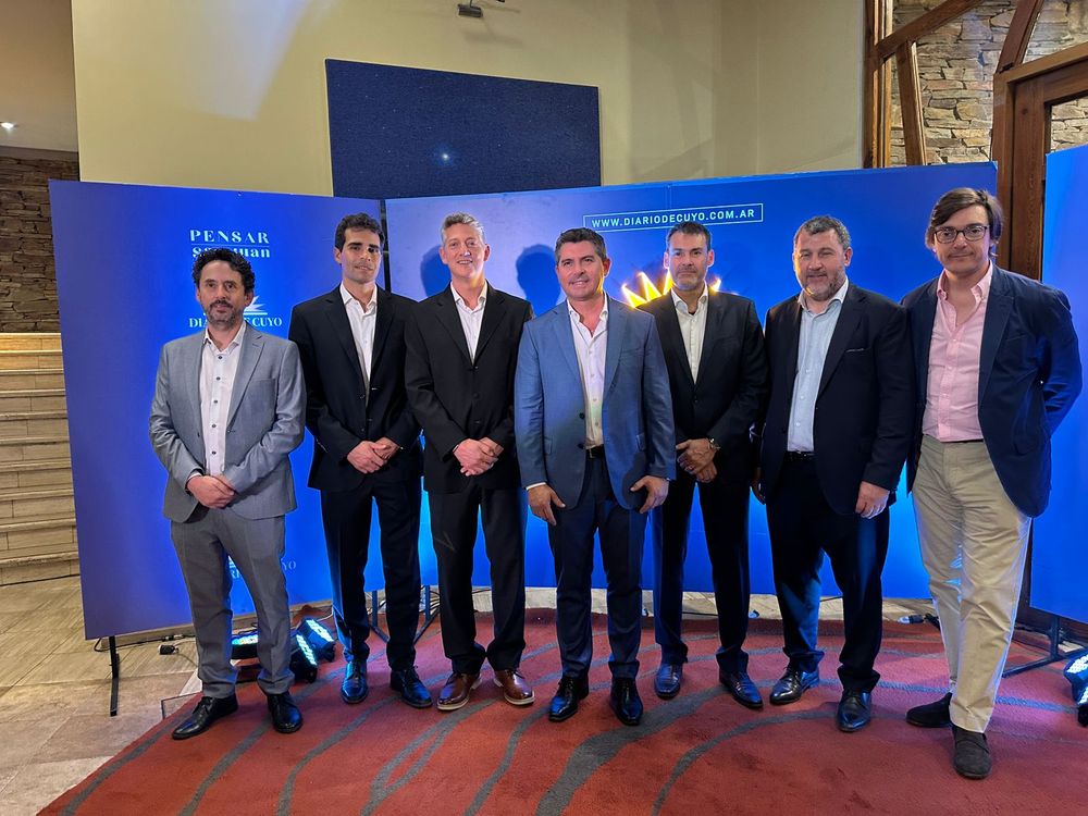 Pablo Dellazoppa (CEO), junto a los accionistas de Diario de Cuyo Gianni Badaloni, Renzo Giuffré; también en Gobernador de San Juan, Marcelo Orrego; Juan Franco Badaloni, Flavio Kristich y Diego Badaloni.