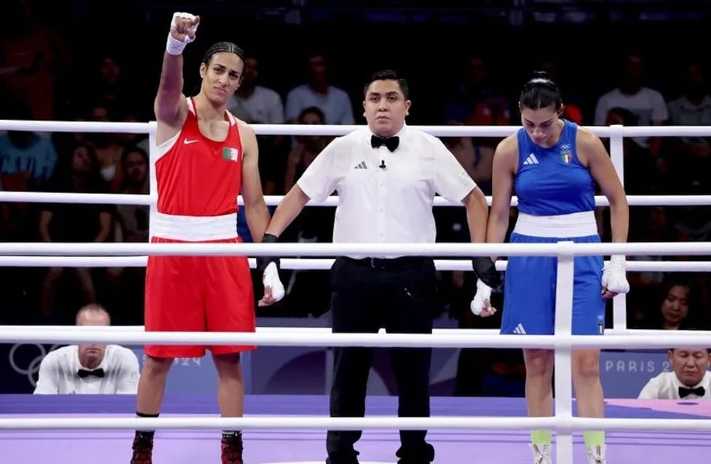La boxeadora de Argelia ha sido cuestionada por su cuerpo y es quien llega a la final.