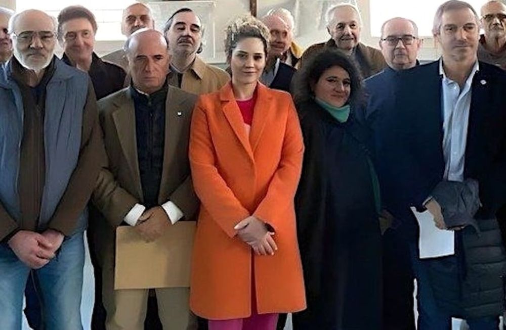 Diputada libertaria Lourdes Arrieta junto a otros diputados en su visita a represores en la cárcel.