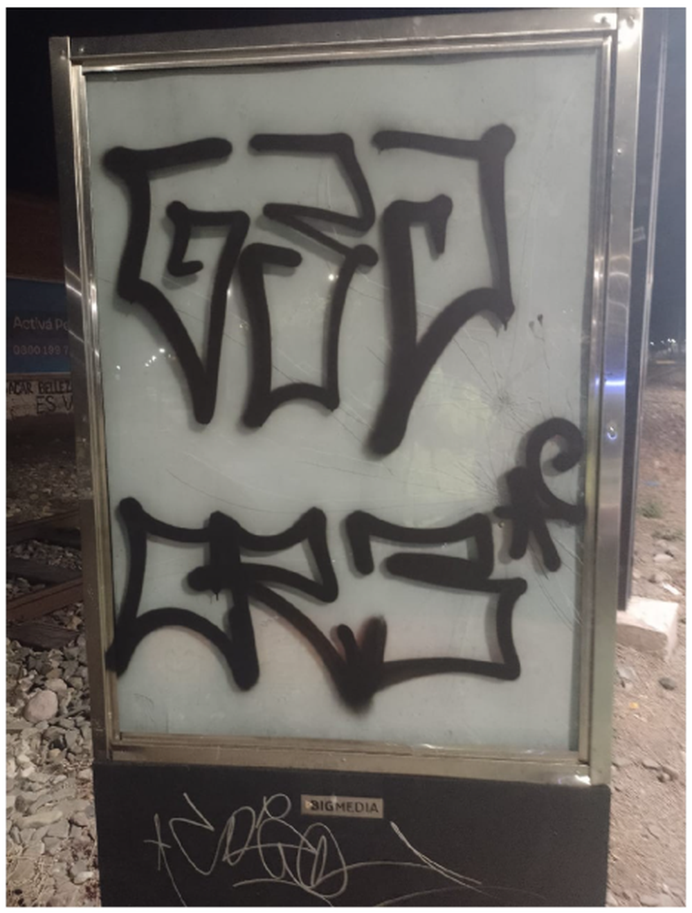 Uno de los grafitis que hizo la mujer. 