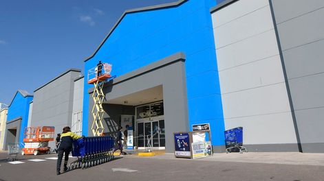 La cadena de Supermercados Waltmart sucursal Palmares, en Godoy CruzFoto: Orlando Pelichotti