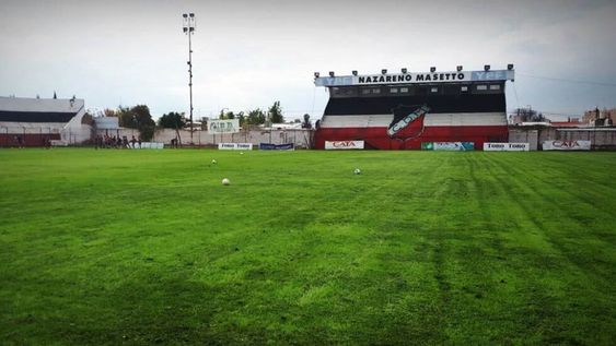 La cancha del Deportivo de Maipú, al igual que los hinchas, esperan por la vuelta del fútbol / Gentileza