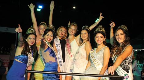 Las candidatas y sus virreinas se atrevieron a demostrar sus habilidades pisando la uva.