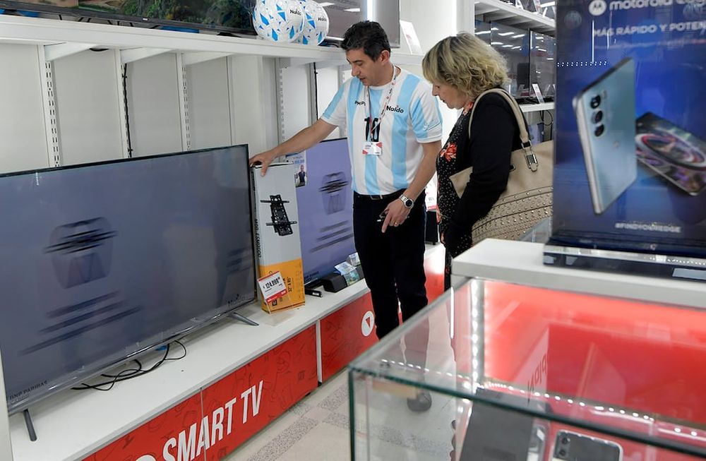 Los televisores fueron los artículos más vendidos en Ahora 30, pero el plan no cumplió con las expectativas de los comerciantes. - Foto: Orlando Pelichotti / Los Andes