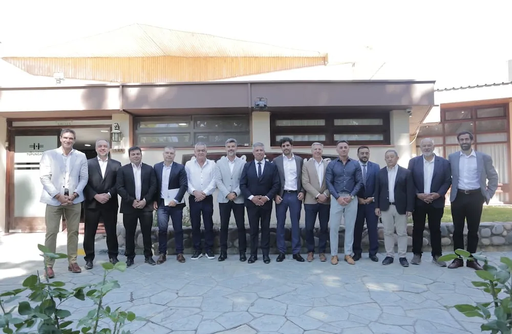 Varios intendentes de Mendoza y los ministros Natalio Mema y Víctor Fayad. | Foto: Gobierno de Mendoza