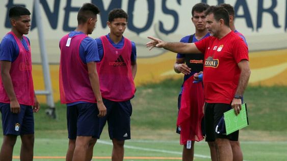 Atención Tomba: Claudio Vivas fue presentado como nuevo entrenador del Sporting Cristal