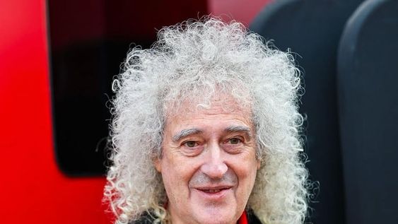 a los 79 anos, el guitarrista de queen transforma una granja de 63 hectareas en un refugio