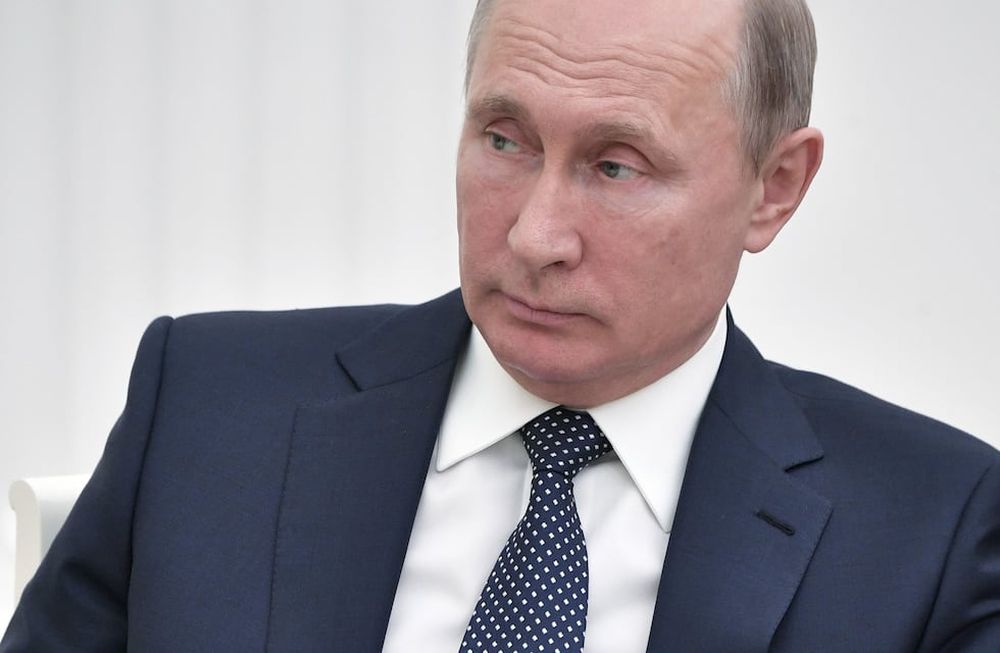Dios le da pan al que no tiene dientes: a Putin no le gusta el fútbol