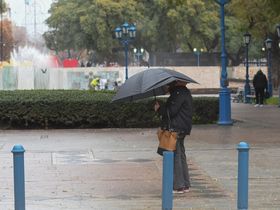 Las lluvias en Mendoza dejaron 11 incidentes: viviendas anegadas, un derrumbe y un canal desbordado.