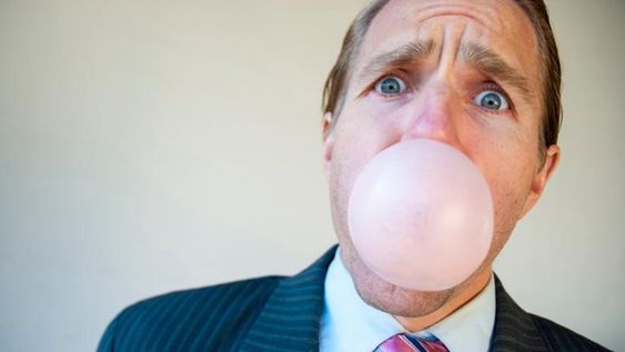 Masticar chicle no siempre es tan bueno cómo creemos.
