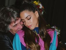 Alejandro Stoessel junto a Tini.