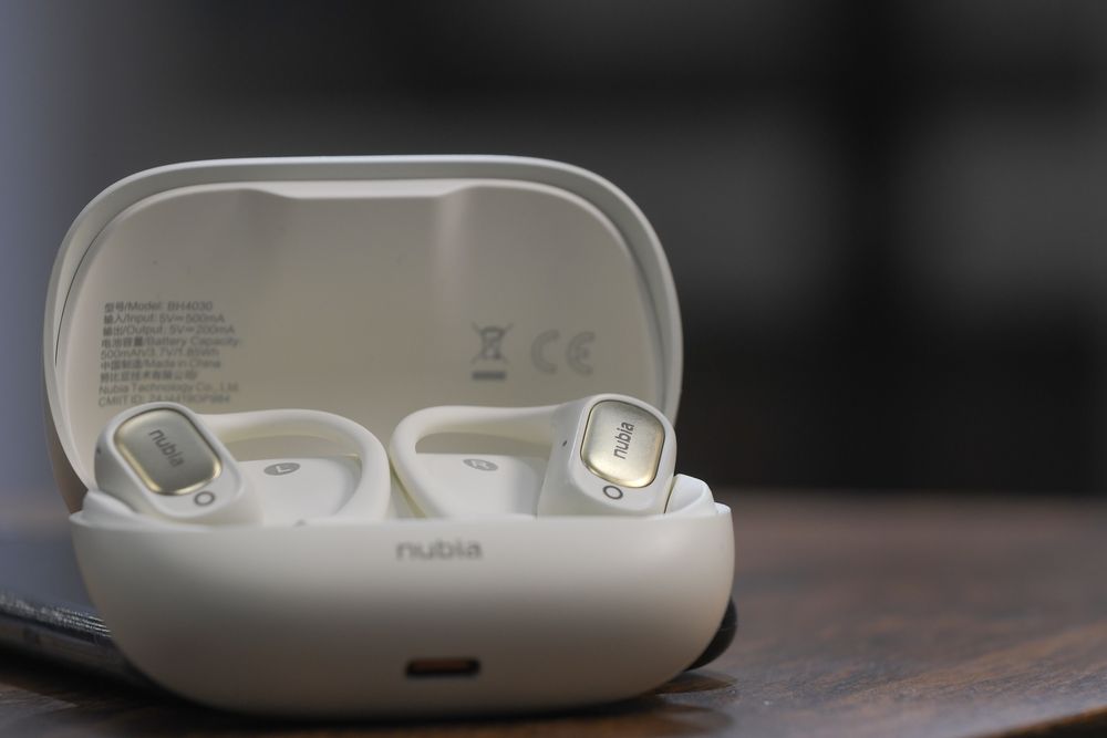 Auriculares Nubia. Los auriculares Open-ear son la nueva tendencia que deja libres a los oídos. 