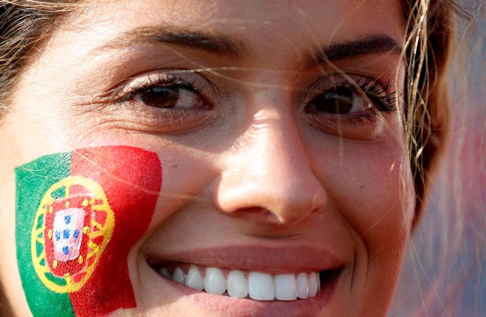 En el duelo de bellezas en las tribunas, España y Portugal no se sacan ventaja