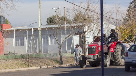 Caso 98: asados ilegales, más de 100 aislados y gran preocupación en Luzuriaga