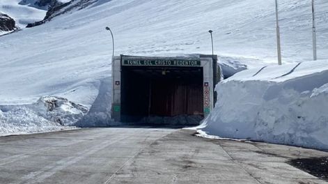 Ingreso al túnel del Cristo Redentor