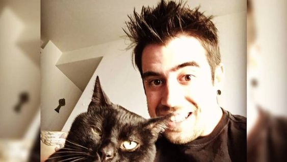 El youtuber Auronplay anunció el fallecimiento de Don Gato, su mascota muy querida por sus seguidores