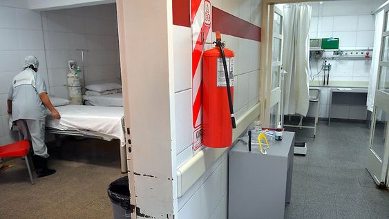 La víctima fue dejada en el hospital Carrillo pero falleció minutos después. Tenía un disparo en el pecho. Foto: Orlando Pelichotti / Los Andes