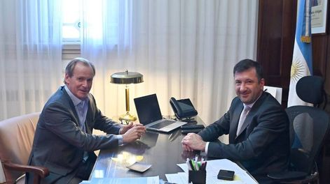 Los Andes | El senador Edgardo Kueider (derecha) junto al gobernador entrerriano Gustavo Bordet (izquierda)