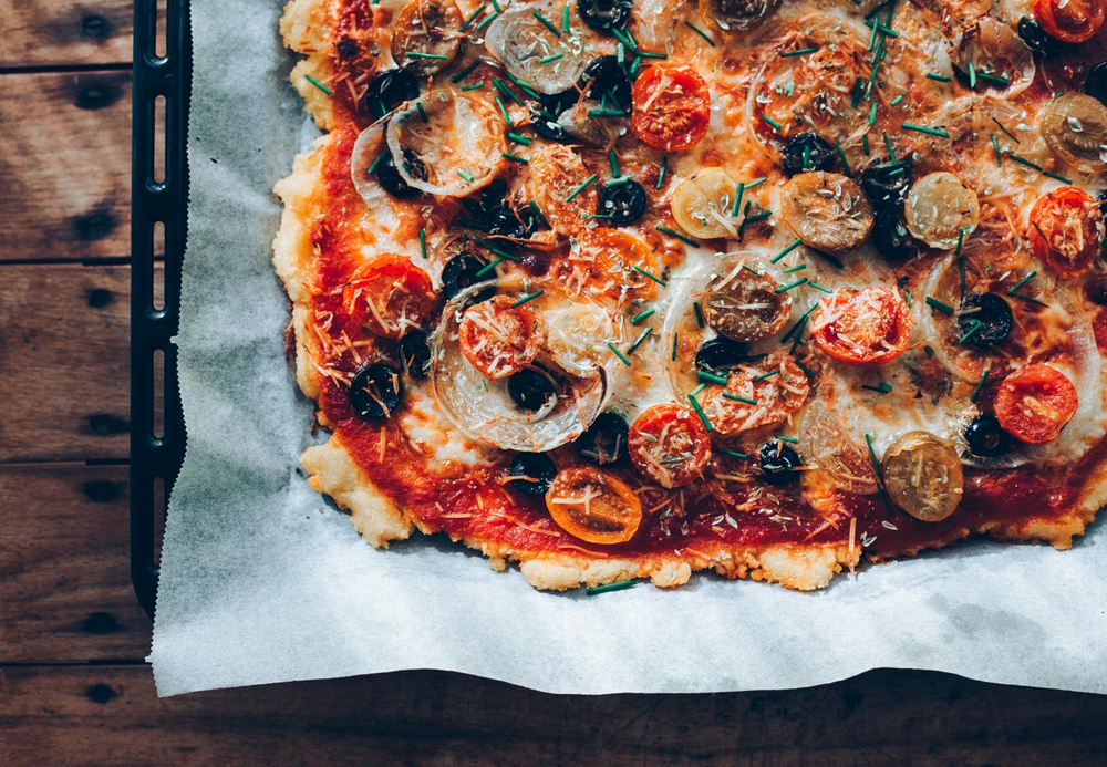 C&oacute;mo hacer pizza con masa de polenta: receta diferente y deliciosa