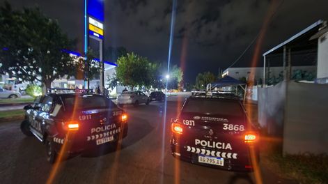 Una oficial de policía se atrincheró armada en una estación de servicio en el Acceso Sur