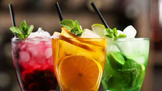 Tragos fáciles y deliciosos para acompañar la maratón de fin de semana. Fotografía ilustrativa.