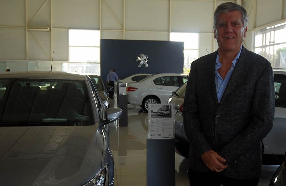 El propietario de Automotores General San Martín habló sobre la realidad del mercado automotor en el país y de los cambios que se avecinan. / Foto: Marcelo Rolland / Los Andes