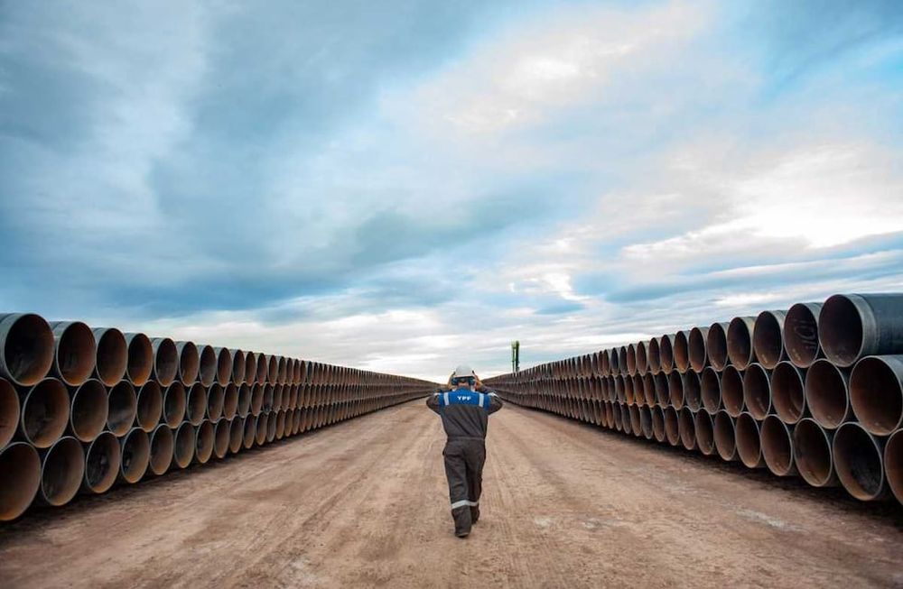 La construcción de esta planta de GNL resulta clave para Argentina, ya que le permitiría ahorrar la compra de combustibles - Foto NA