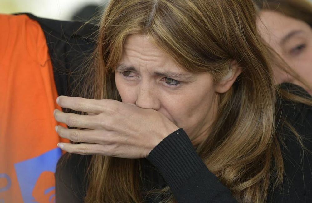 Llanto y desconsuelo de familiares y víctimas del Próvolo por la absolución de las monjas y la ex rectora del instituto. Foto: Orlando Pelichotti / Los Andes