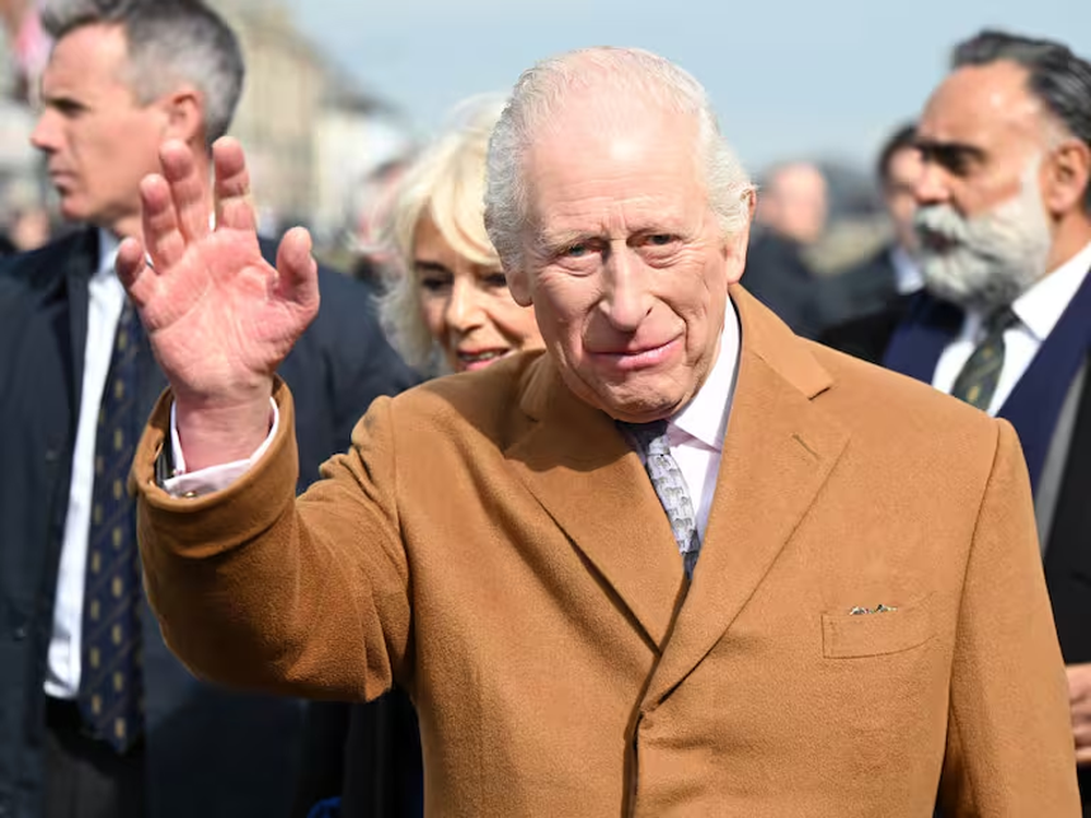 El rey Carlos III fue internado de urgencias este jueves y crece la preocupación por su salud.
