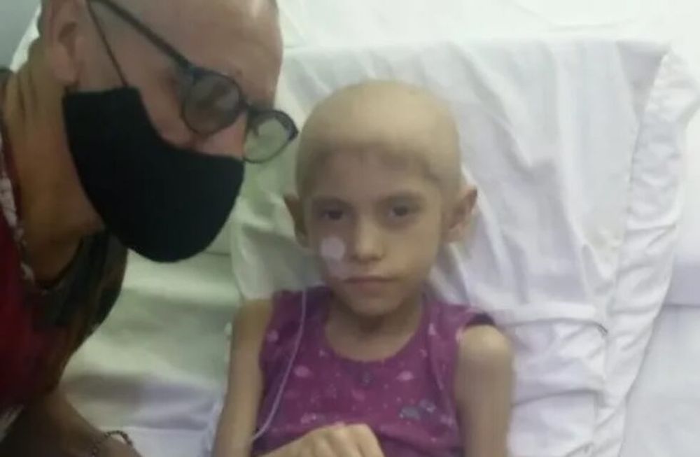 La pequeña sanjuanina que hace pulseritas en el hospital mientras le da batalla al cáncer