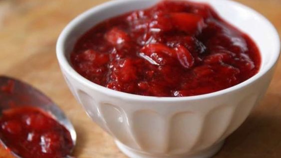 Vino y frutillas, una deliciosa combinación de sabores para aprovechar la temporada