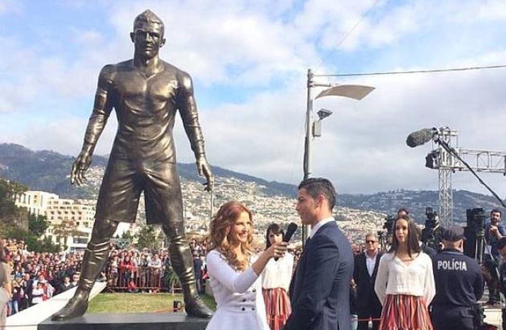 Cristiano Ronaldo estuvo presente en la inauguración de una estatua suya