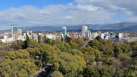 ¿Baja el Zonda? El pronóstico para este sábado en Mendoza. / Foto: Orlando Pelichotti / Los Andes