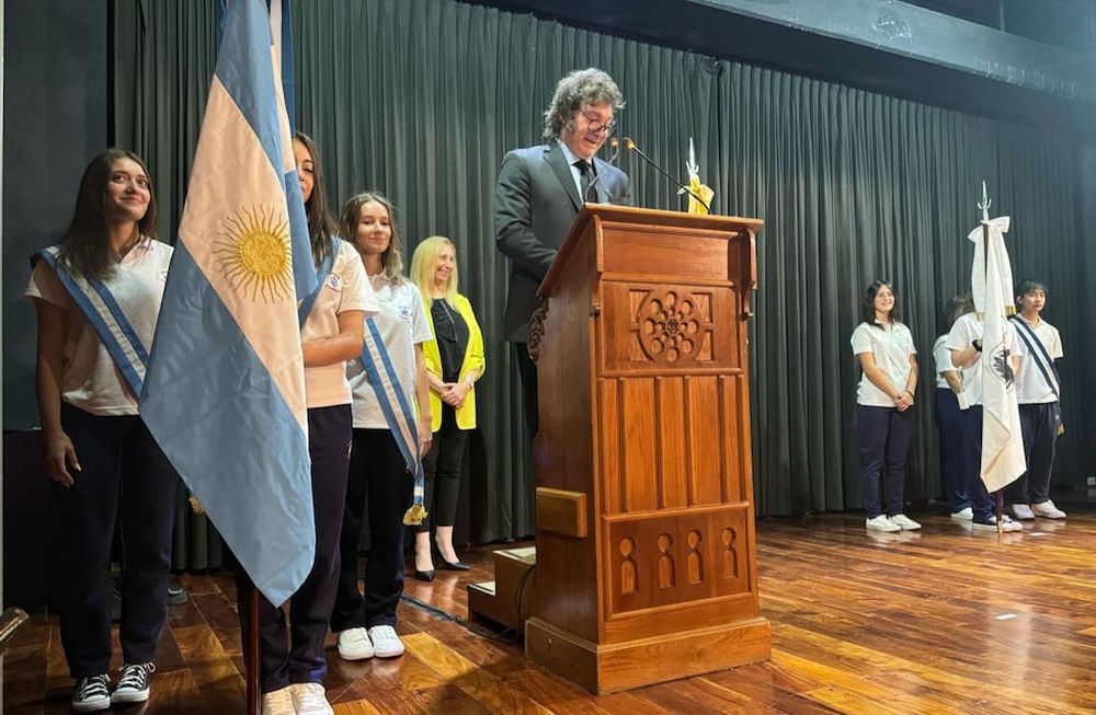 Javier Milei visitó el colegio donde cursó sus estudios e inauguró el ciclo lectivo, en Villa Devoto. Federico López Claro / Clarín