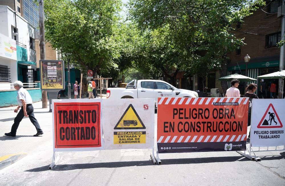 Se inicia la renovación de redes de agua y cloacas en calle San Juan de Ciudad