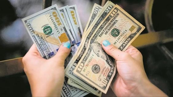 El dólar, protagonista de cada decisión económica de los argentinos.