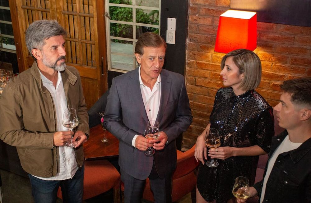 Se viene Mendoza Seduce y en la previa estuvo presente Ulpiano Suarez y el gobernador