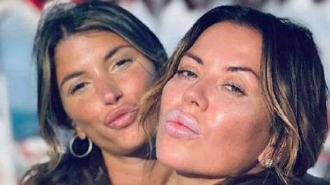 Se casan Karina Jelinek y Flor Parise.