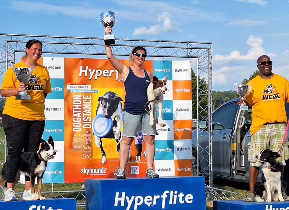 Cómo es y dónde se practica el discdog, la disciplina de perros que tiene campeonas del mundo argentinas