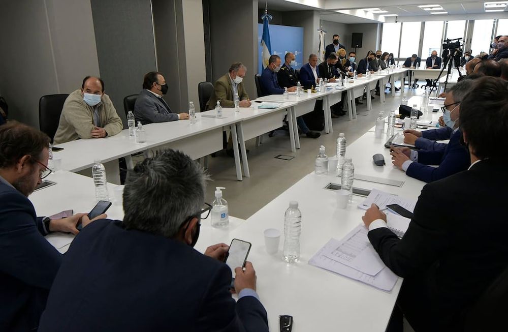 Funcionarios del Ministerio de Seguridad de Mendoza se presentaron ante la Comisión Bicameral de Seguridad para responder inquietudes y exponer ante los legisladores.Foto: Orlando Pelichotti