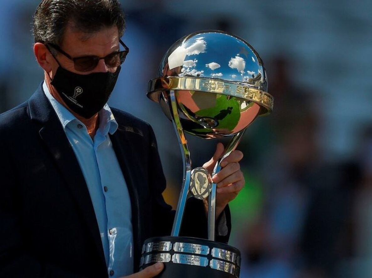 El Matador Kempes ingresó con la Copa Sudamericana. / Gentileza.