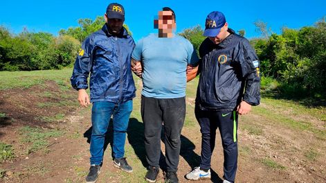 Un ex jugador de Los Pumitas fue detenido.