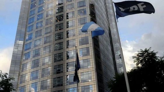 ¿Qué piensa hacer Milei con las acciones de YPF y el juicio perdido por la expropiación?