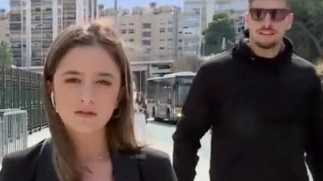 Una periodista deportiva fue acosada por un hincha en pleno directo: “Terminé temblando”. / Foto: Gentileza